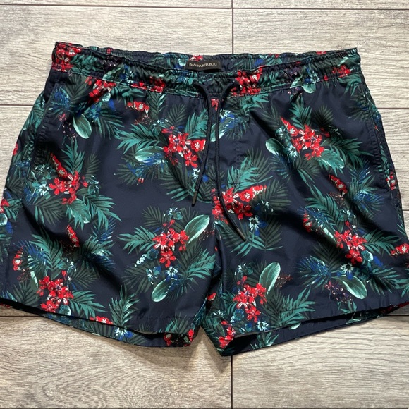 Banana Republic Other - BANANA REPUBLIC Floral Hawaiian Tropical 5.5” Swim Trunks Beach, Sz L, EUC